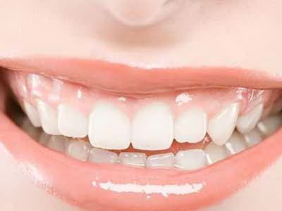 牙齿下排最里面牙疼长包(牙齿下排最里面的第二个牙疼)