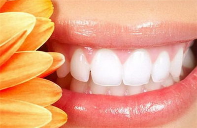 牙齿种植是否应该纳入医保报销？
