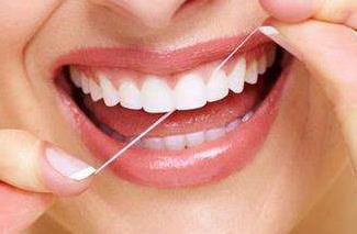牙根不拨可以装假牙吗「牙根还在可以装假牙吗」