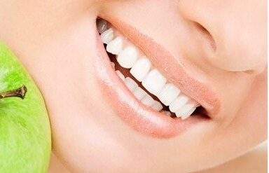 戴牙套后感觉牙齿有松动正常吗