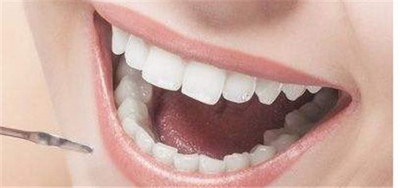 牙龈跟牙齿分离是什么原因(牙龈肉和牙齿分离是什么原因)