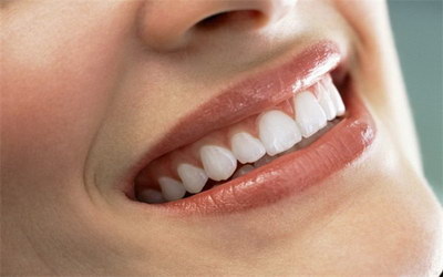 隐形矫正牙齿:让你重获完美牙齿的科学方法(怎么治牙齿隐形矫正)