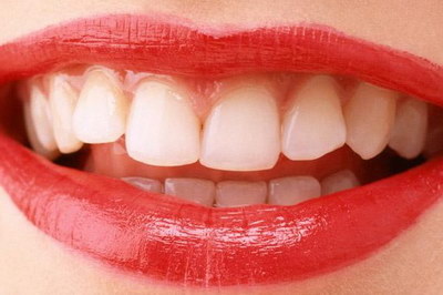 牙齿有异物感什么原因(补完牙感觉牙齿有异物感)