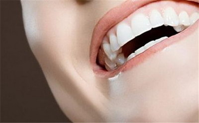 根管治疗牙龈长白包流血水
