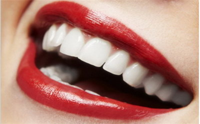 牙龈经常出血是什么症状(牙龈经常出血是什么病征兆)