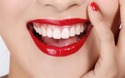 牙齿和牙齿之间的缝隙可以补吗