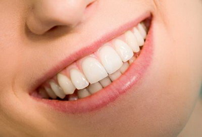 拔牙后牙床发肿多久能好「拔牙后牙床内侧面骨刺」