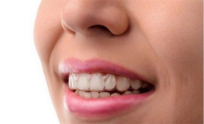 牙冠跟牙龈有缝隙疼_牙冠跟牙龈间有缝隙