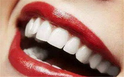 牙齿经常出血原因