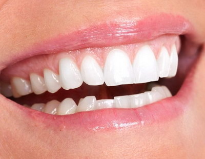用什么方法能把黄牙变成白牙(用什么方法使黄牙变成白牙)