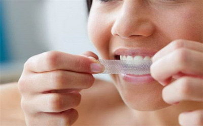 牙床突出是什么原因造成的(牙床突出什么原因)