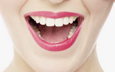 牙齿和牙龈有缝隙是什么原因(牙齿和牙龈之间有缝隙是什么原因)
