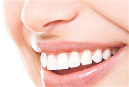 二氧化铝全瓷牙和二氧化锆谁好(什么是二氧化铝全瓷牙？)