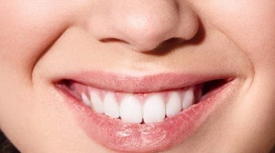 牙靠近牙龈的地方黑(牙齿外侧靠近牙龈地方缺损)