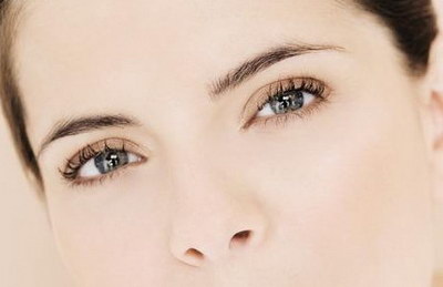 双眼皮手术多久能化眼妆？