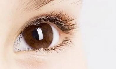 一只眼睛肿眼皮不疼是什么原因(一只眼睛肿眼皮发红是什么原因)